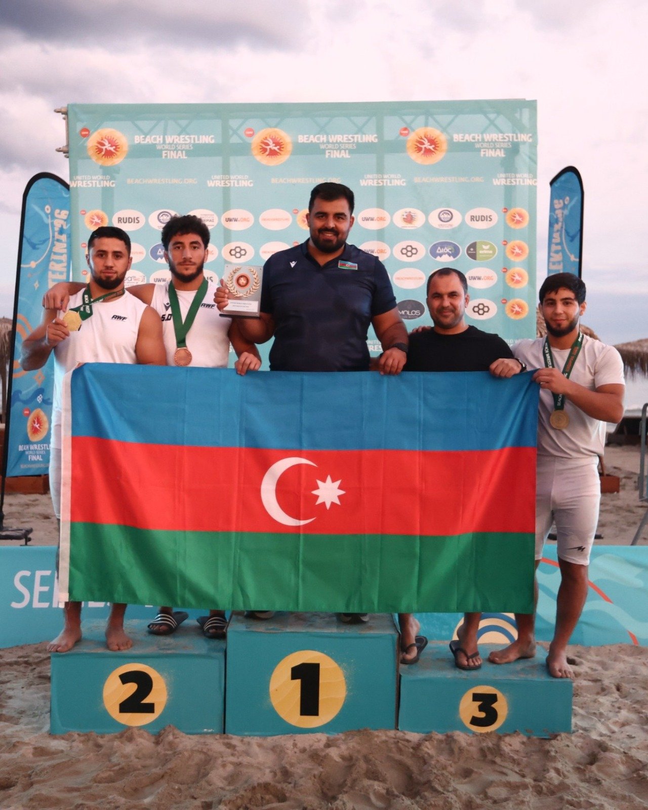 Çimərlik güreşinde milli takımımız komanda sıralamasında zirveye çıktı